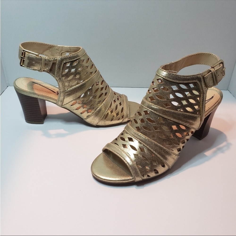 Liz Claiborne Gold Heels Size 10